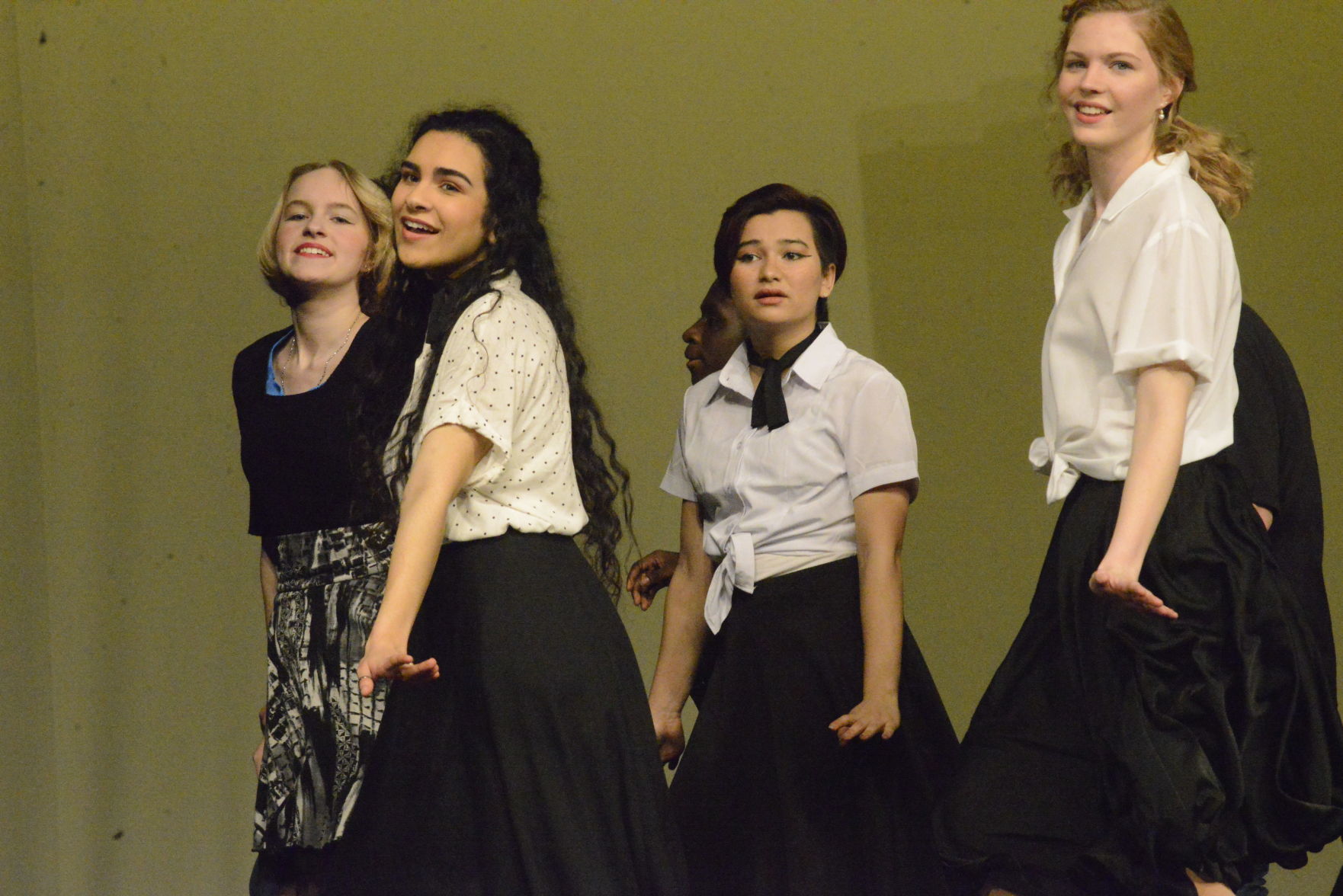 031120 moline musical 204.JPG
